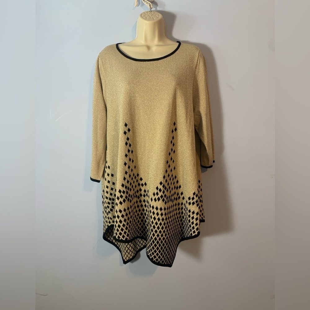 Chelsea and Theodore 1X gold black glitter diamond asymmetrical hem sweater top